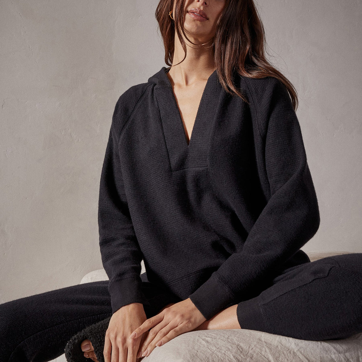 Thermal Knit Split Front Hoody in Black | James Perse Los Angeles