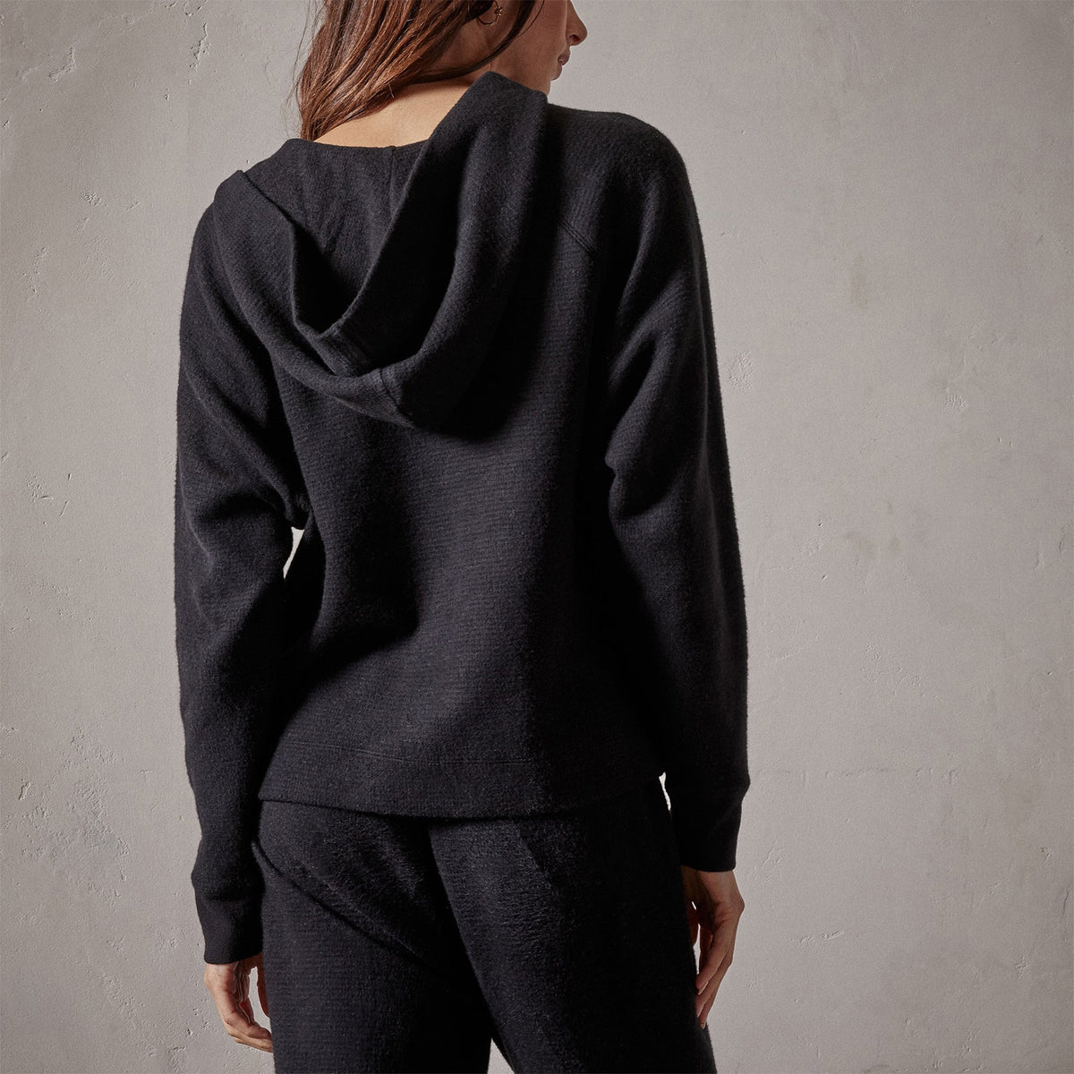 Thermal Knit Split Front Hoody in Black | James Perse Los Angeles