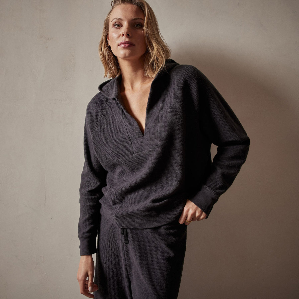 Thermal Knit Split Front Hoodie in Magma | James Perse Los Angeles