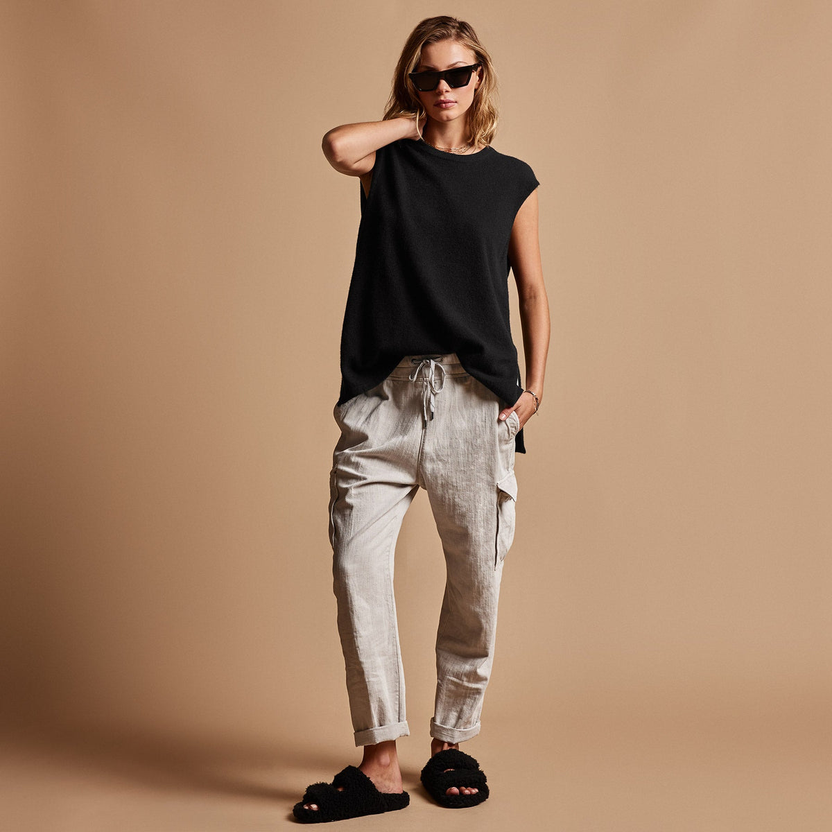 Cliffside Sweater in Black | James Perse Los Angeles