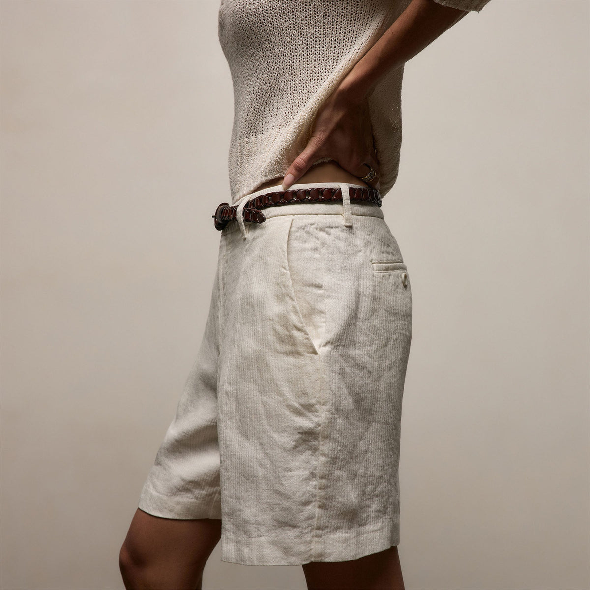 Playa Linen Bermuda Short in Off White | James Perse Los Angeles
