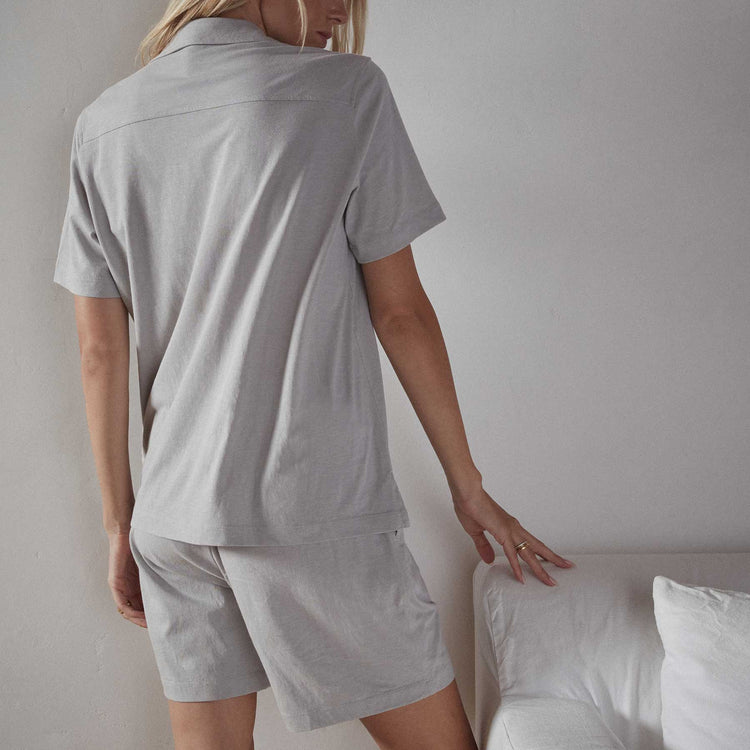 Short Sleeve Relaxed Camp Shirt in Fog | James Perse Los Angeles