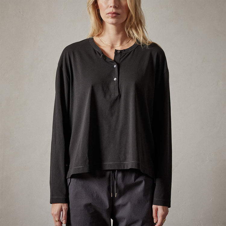 Clean Finish Jersey Henley in Black | James Perse Los Angeles 