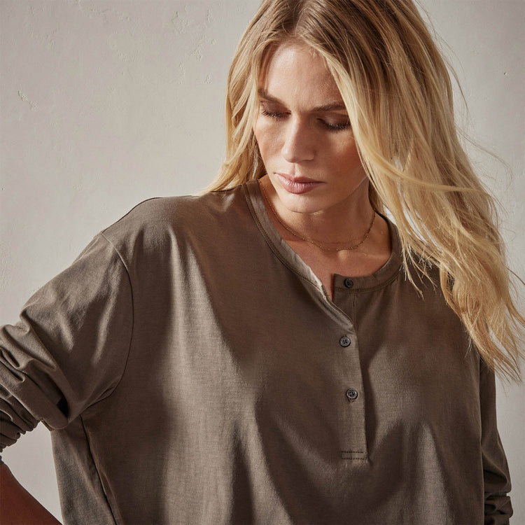 Clean Finish Jersey Henley in Old Whiskey | James Perse Los Angeles 