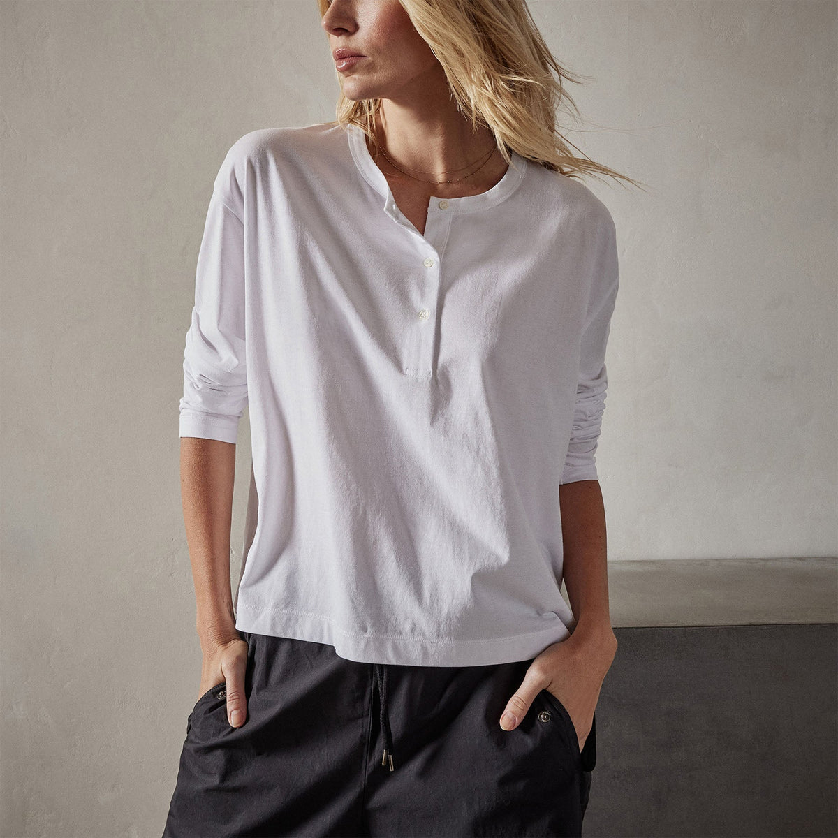 Clean Finish Jersey Henley in White | James Perse Los Angeles 