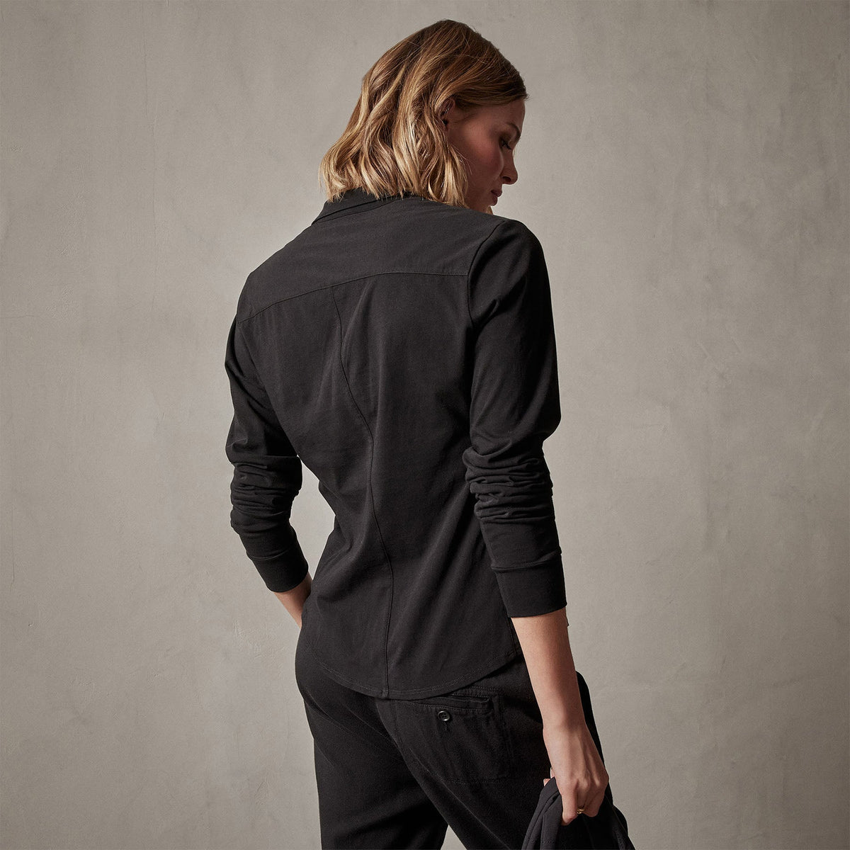 Clean Finish Jersey Shirt in Black | James Perse Los Angeles