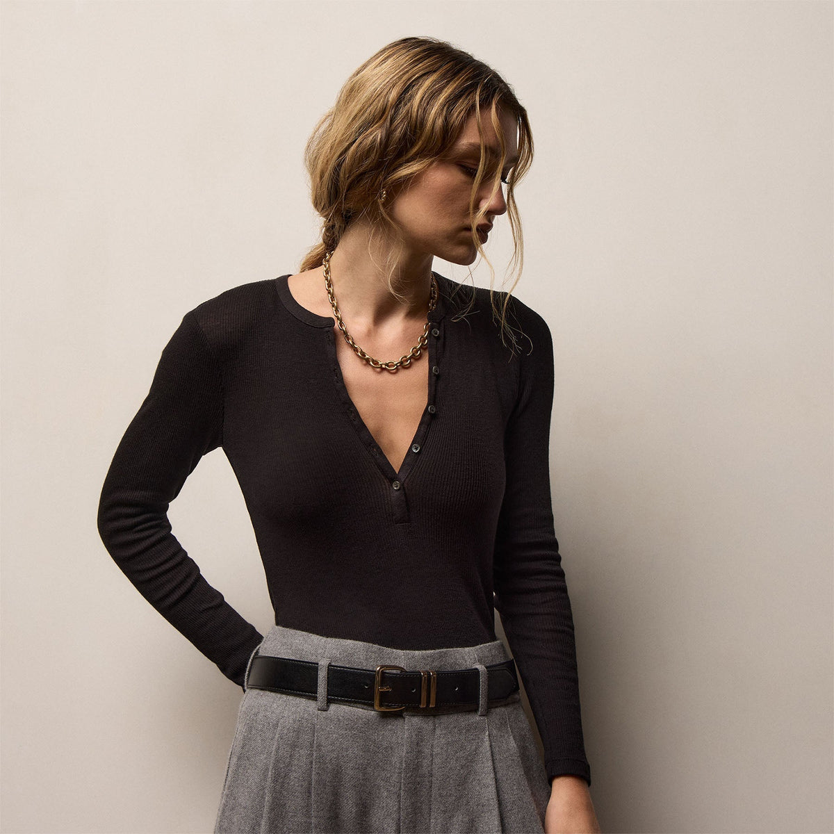 Cotton Gauze Ribbed Henley in Black | James Perse Los Angeles