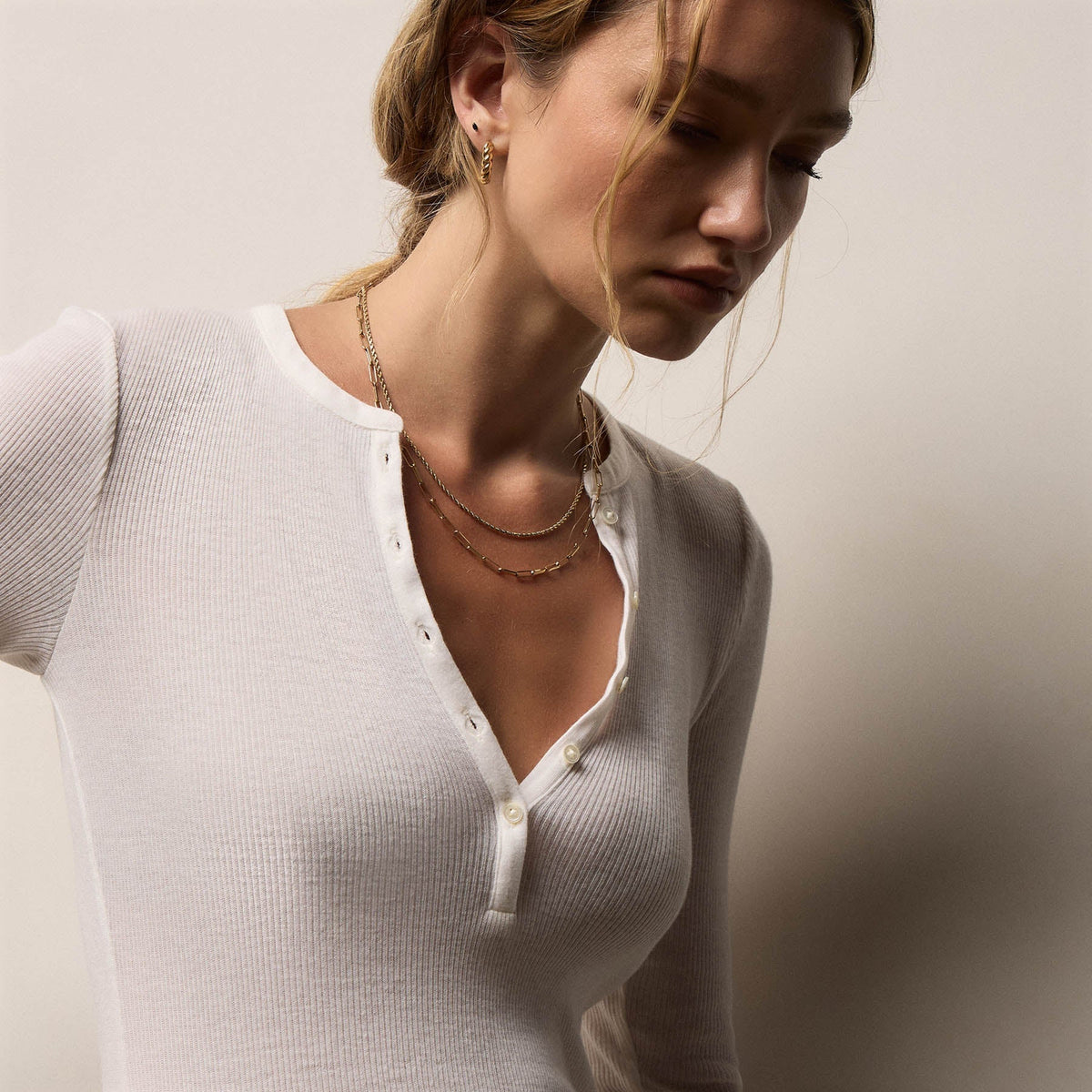 Cotton Gauze Ribbed Henley in Everest White | James Perse Los Angeles