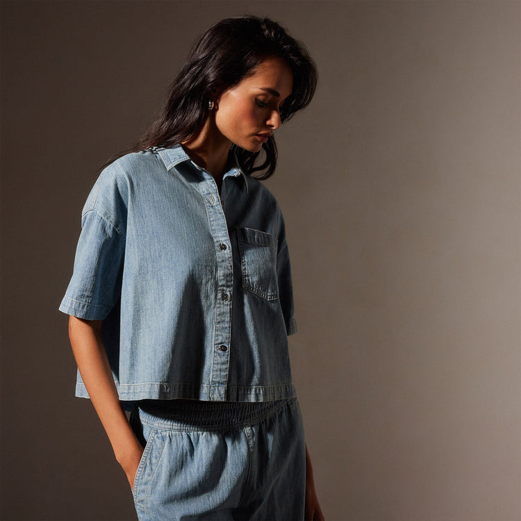 Short Sleeve Crop Denim Shirt in Bleach Wash | James Perse in Los Angeles