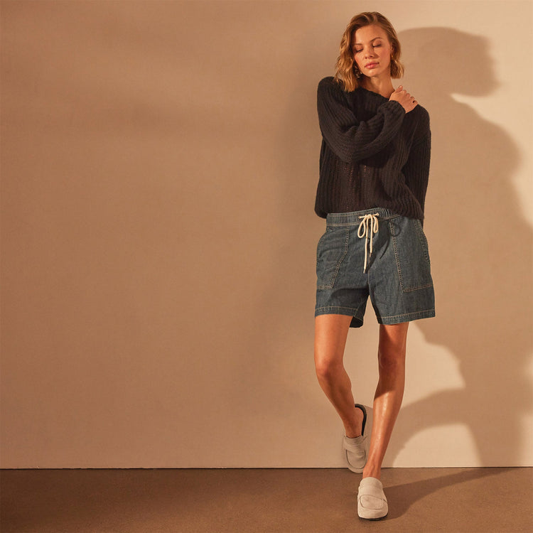 Pull On Denim Short in Medium Wash | James Perse Los Angeles