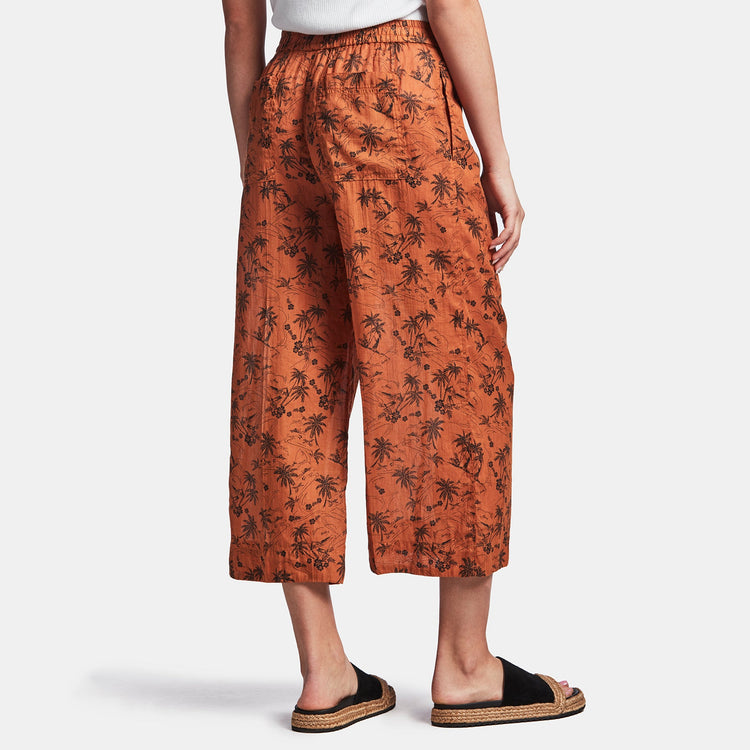 Island Print Cropped Pant In Amber Island Print | James Perse Los Angeles