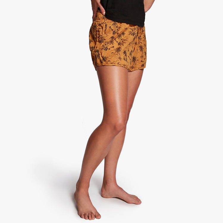 Island Print Dolphin Short In Comet Island Print | James Perse Los Angeles