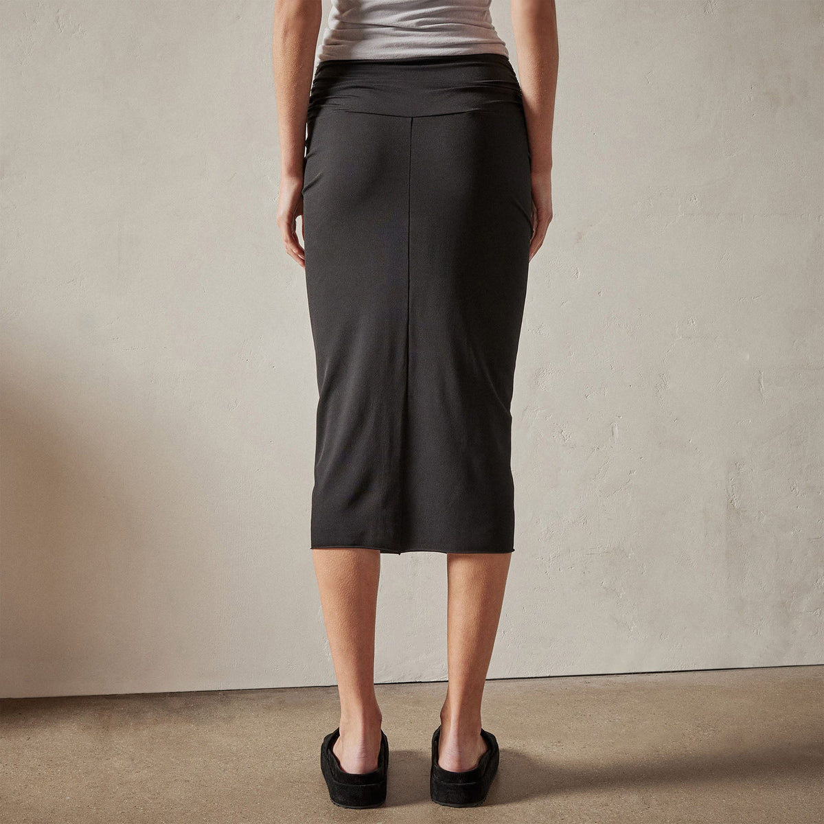 Ruched Pencil Skirt in Black | James Perse Los Angeles 