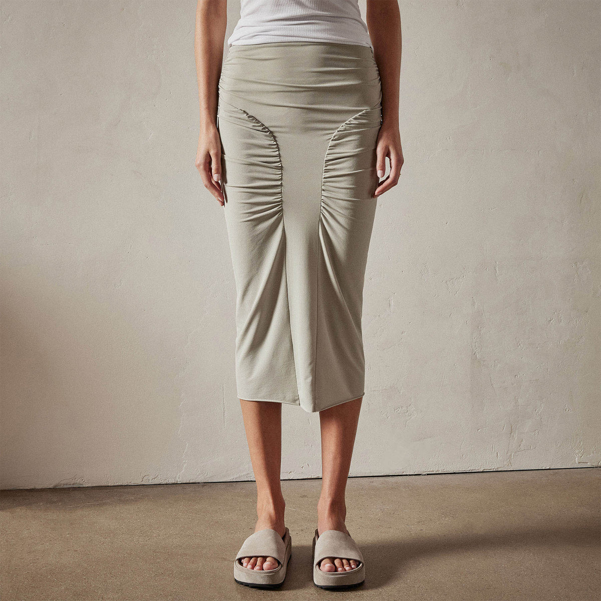 Ruched Pencil Skirt in Silt | James Perse Los Angeles 