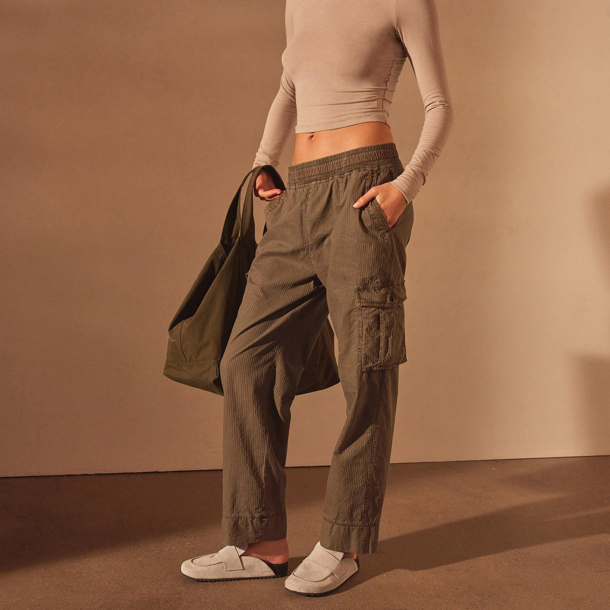 Seersucker Cargo Pant in Army Green Pigment | James Perse Los Angeles