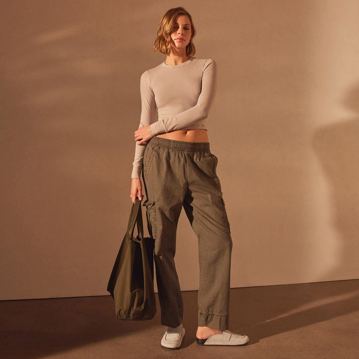 Seersucker Cargo Pant in Army Green Pigment | James Perse Los Angeles