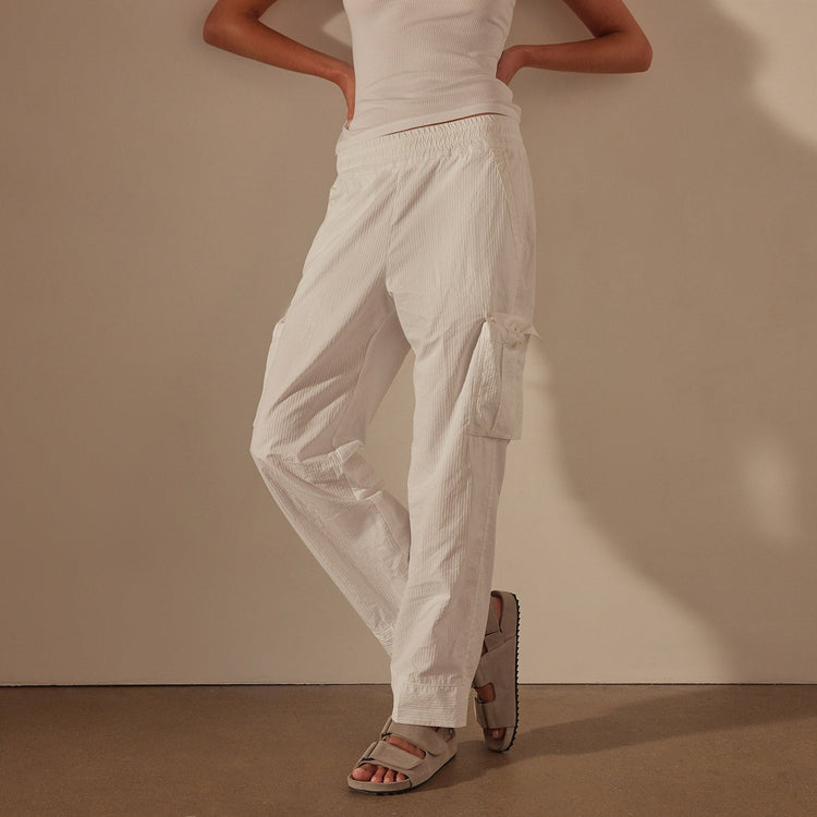 Seersucker Cargo Pant in White | James Perse Los Angeles