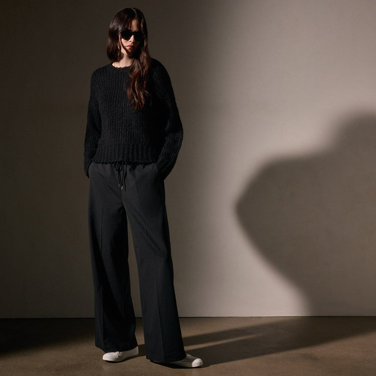 Low Gauge Cashmere Crew  in Black | James Perse Los Angeles