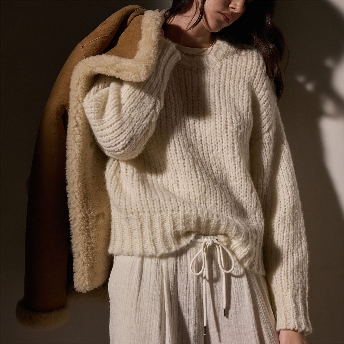 Low Gauge Cashmere Crew  in Snow | James Perse Los Angeles