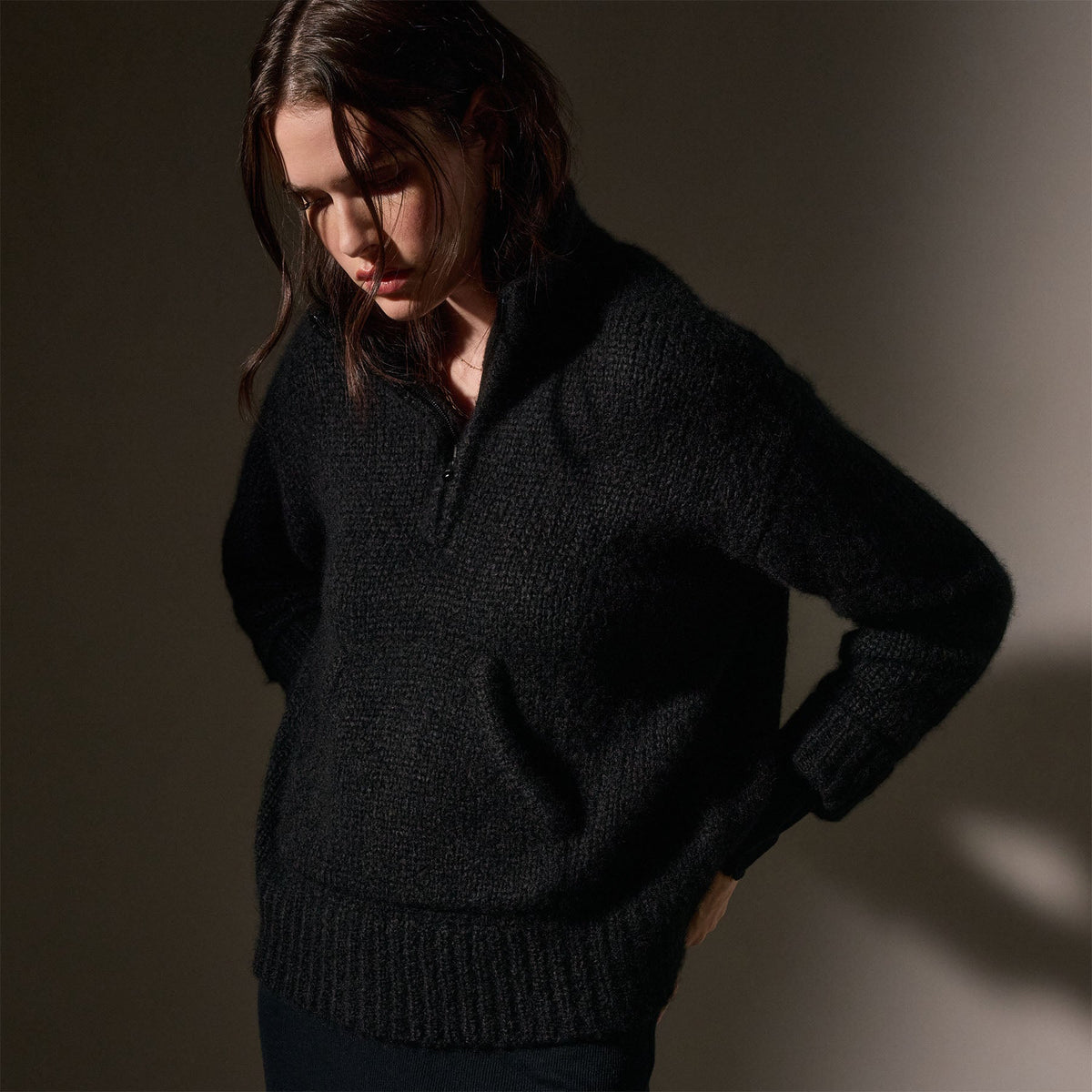 Low Gauge Cashmere Half Zip  in Black | James Perse Los Angeles
