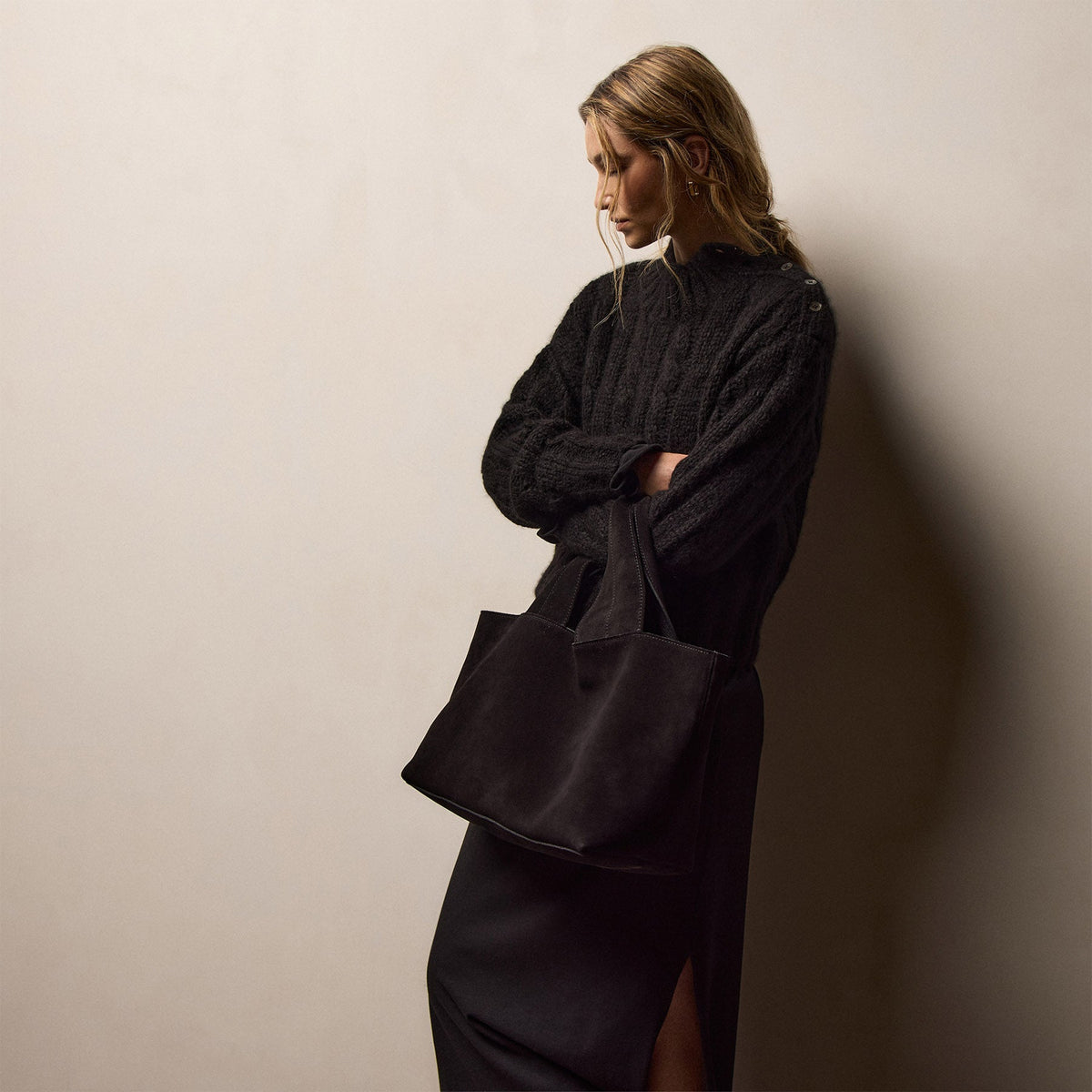 Chunky Cashmere Silk Cable Knit Crew in Black | James Perse Los Angeles