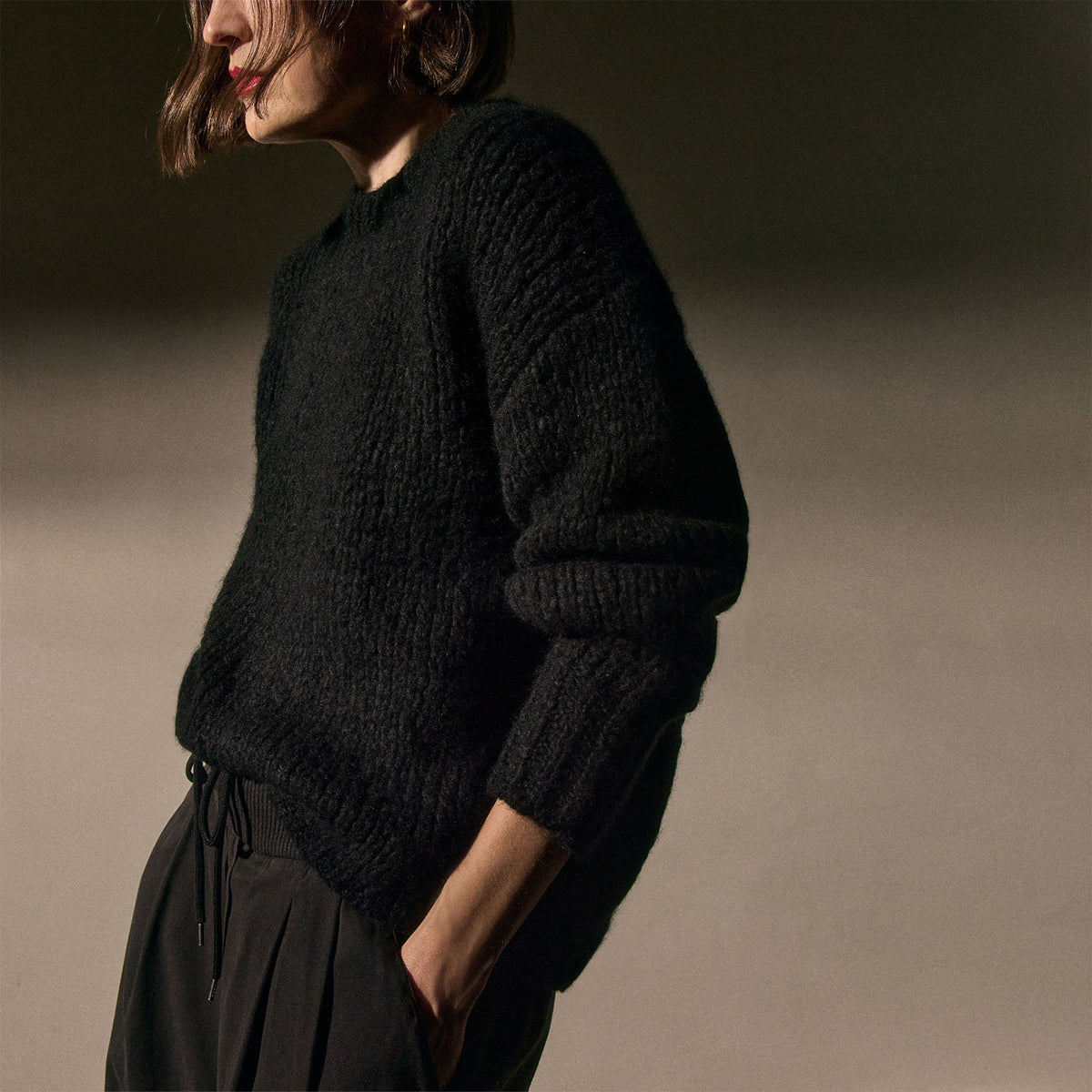 Cashmere Silk Crew Neck in Black | James Perse Los Angeles
