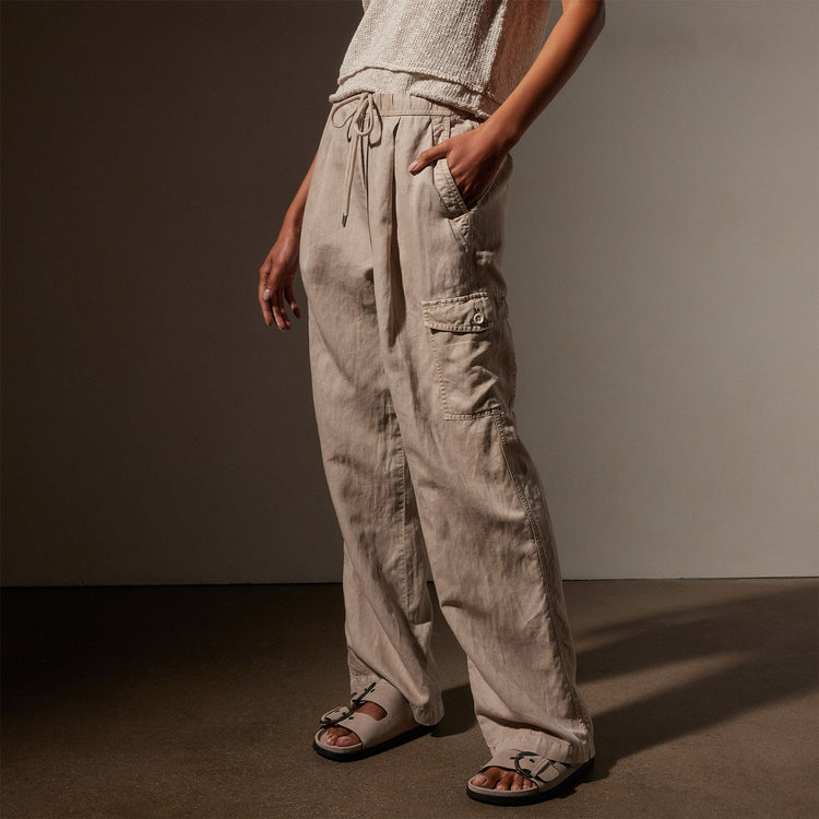 Cotton Twill Pleated Cargo in Grout Pigment | James Perse Los Angeles