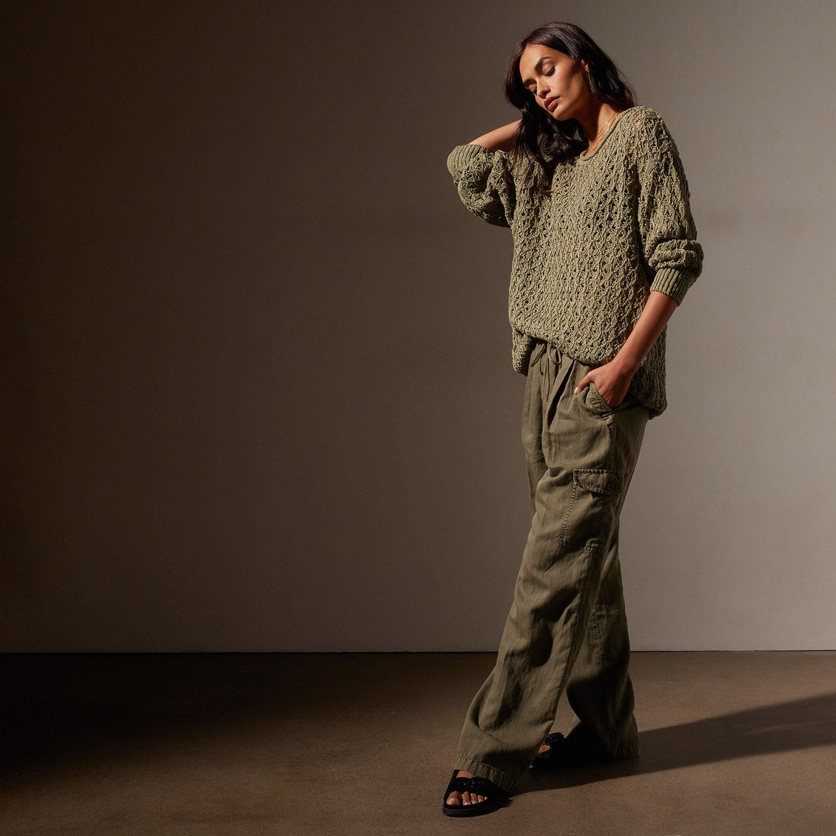 Cotton Twill Pleated Cargo in Trooper Pigment | James Perse Los Angeles