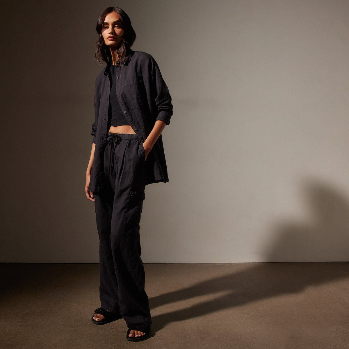 Cotton Twill Tunic Shirt in Black | James Perse Los Angeles