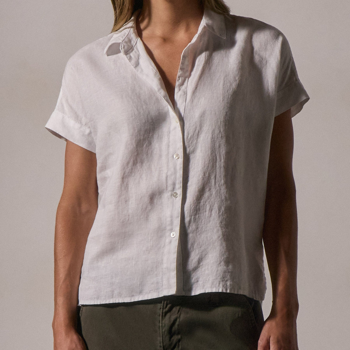 Short Sleeve Linen Shirt in White | James Perse Los Angeles