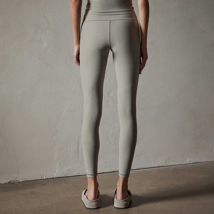 High Rise Yoga Legging in Olympic Grey | James Perse Los Angeles