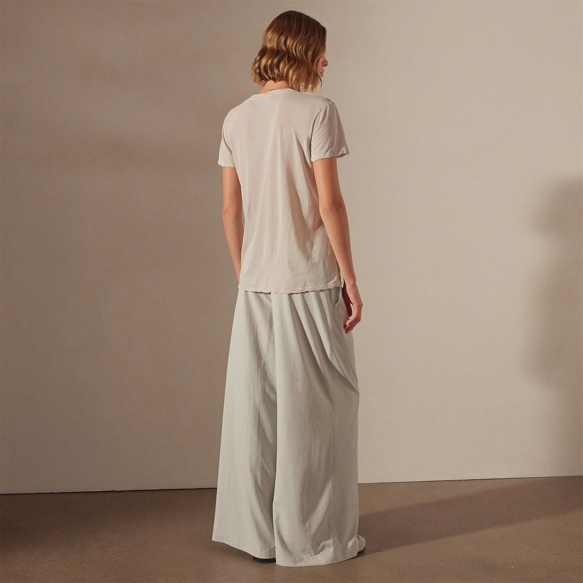 Stretch Jersey Short Sleeve in Salt | James Perse Los Angeles