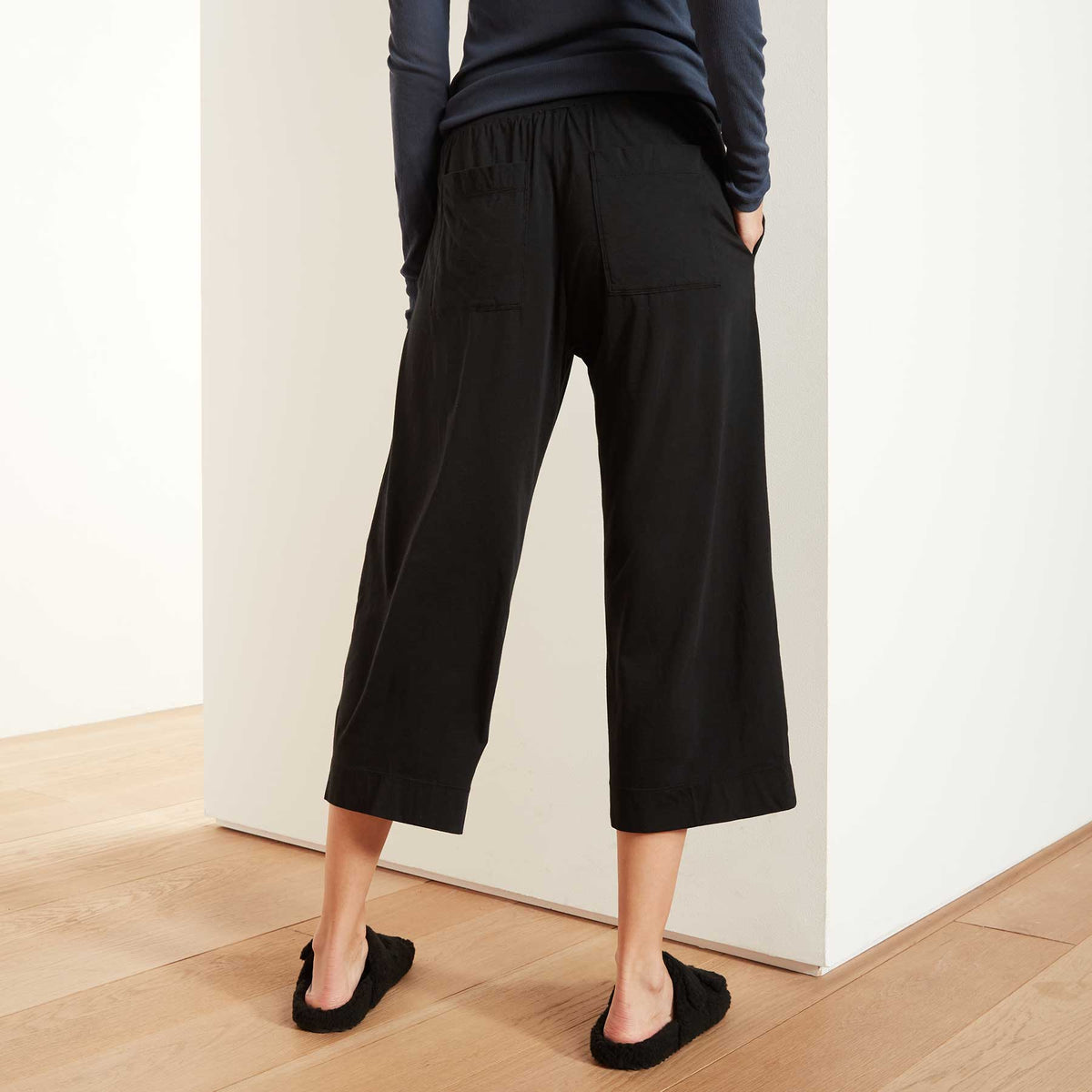Luxe Lotus Jersey Cropped Pajama Pant in Black | James Perse Los Angeles