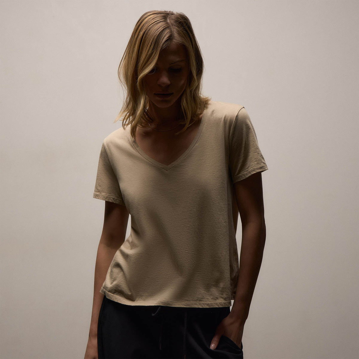 Luxe Lotus Jersey V Neck in Light Khaki | James Perse Los Angeles