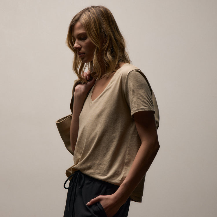Luxe Lotus Jersey V Neck in Light Khaki | James Perse Los Angeles
