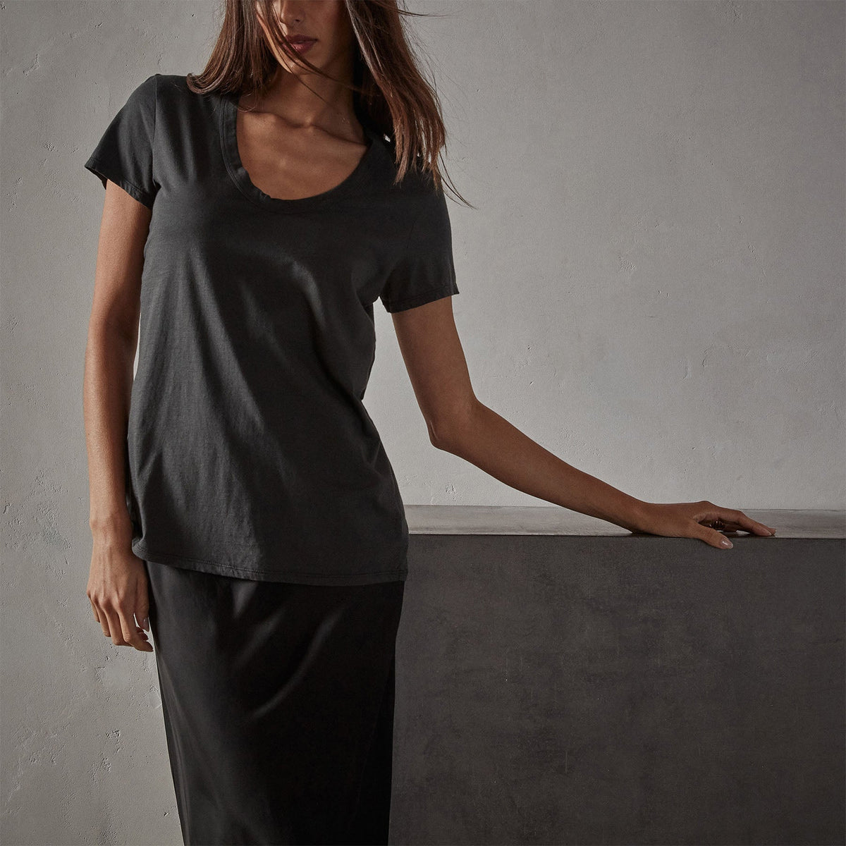 Luxe Lotus Jersey Tee In Carbon | James Perse Los Angeles