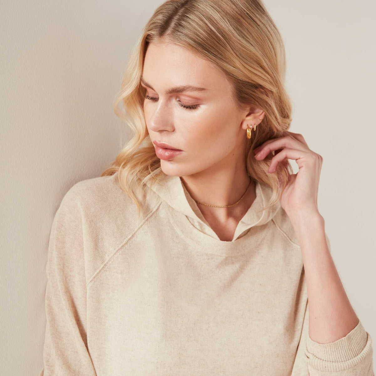 Cotton Linen Raglan Hoodie In Natural | James Perse Los Angeles