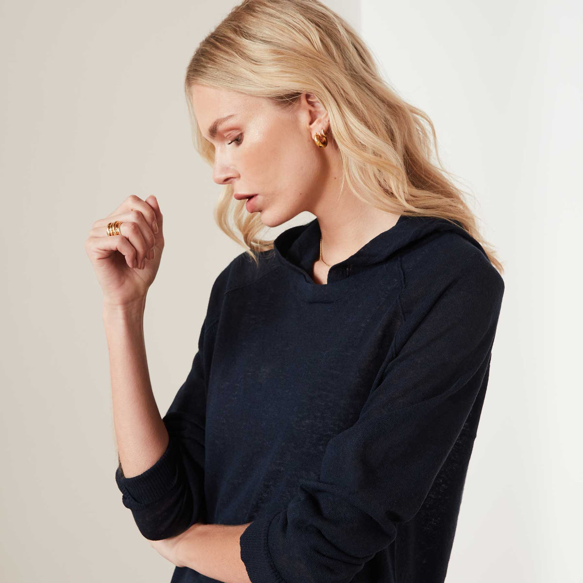 Cotton Linen Raglan Hoodie In Navy | James Perse Los Angeles