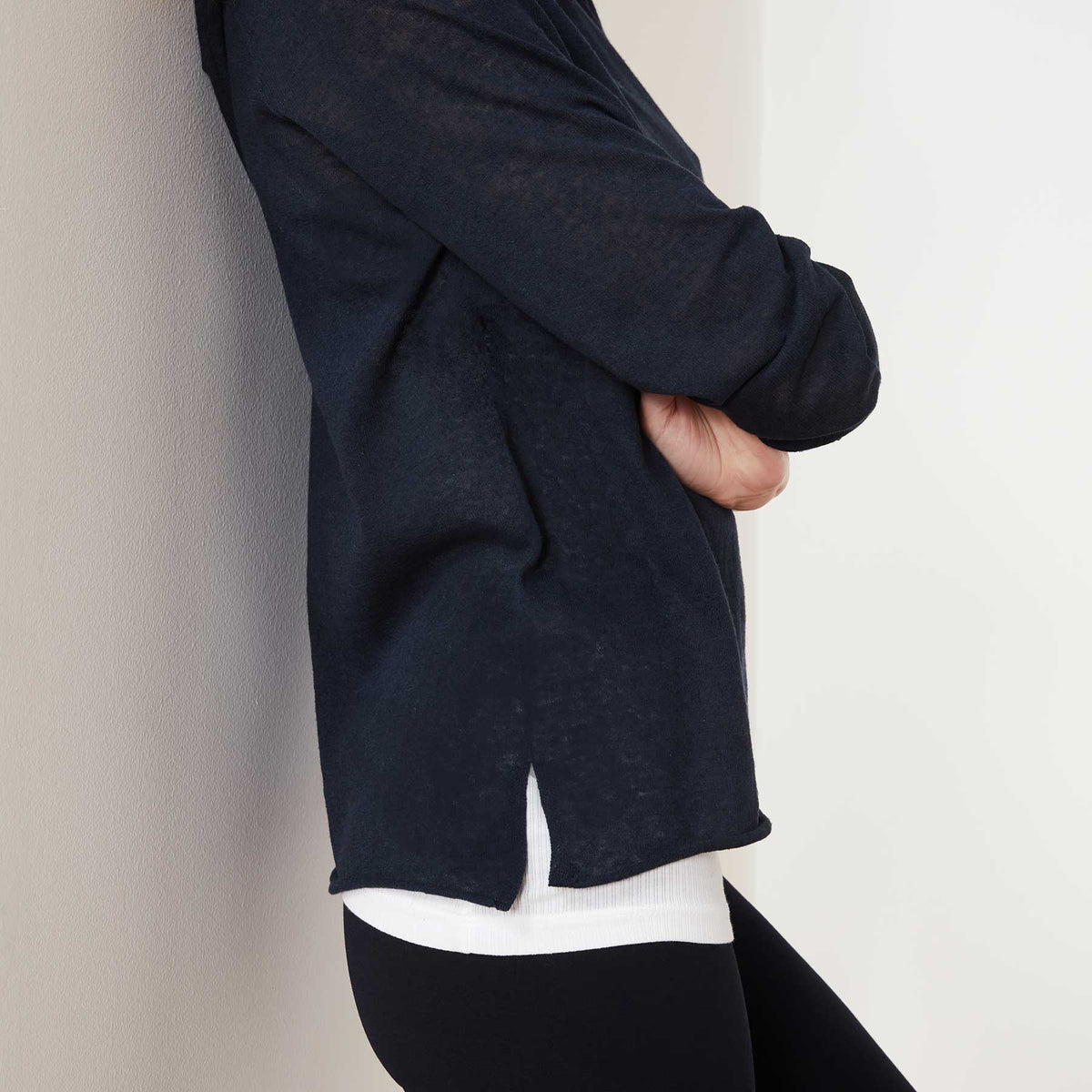 Cotton Linen Raglan Hoodie In Navy | James Perse Los Angeles