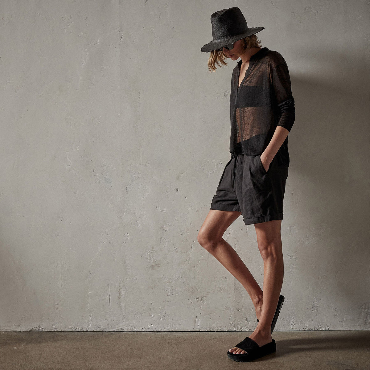 Soleil Linen Polo in Black | James Perse Los Angeles