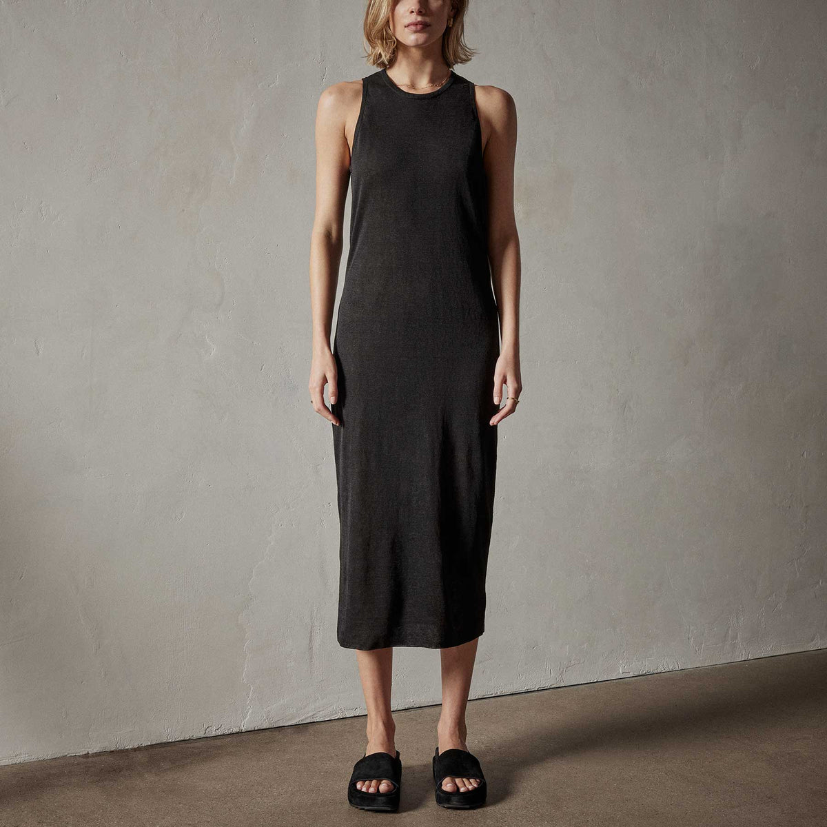 Dunes Linen Tank Dress in Black/Black | James Perse Los Angeles
