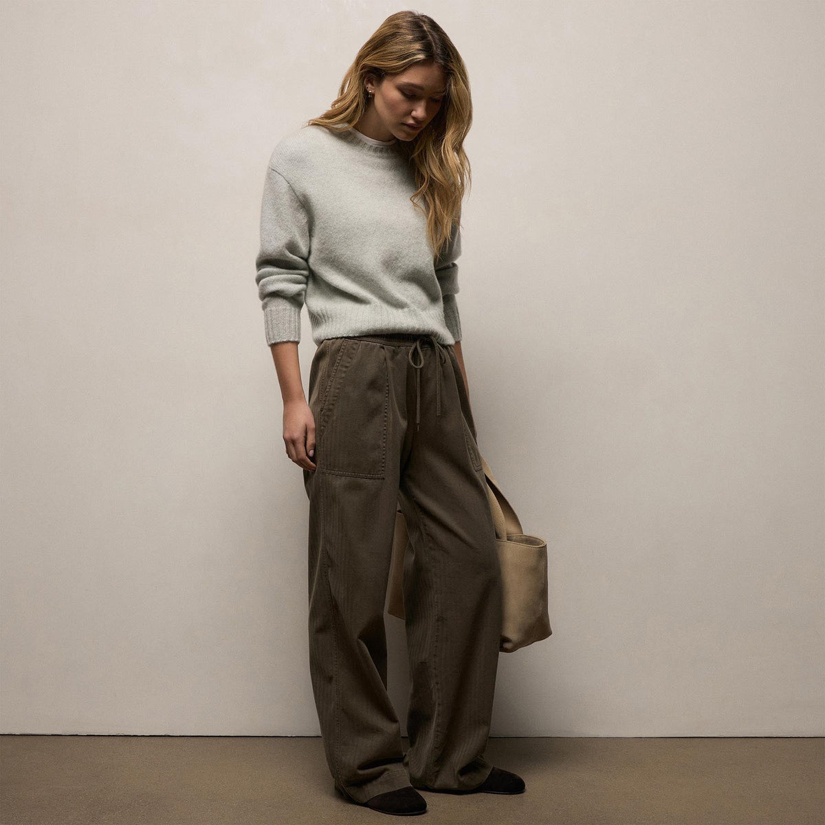 Herringbone Twill Pant in Army Green Pigment | James Perse Los Angeles