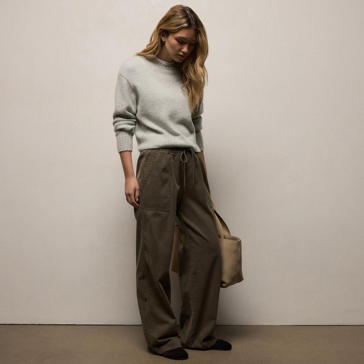 Herringbone Twill Pant in Army Green Pigment | James Perse Los Angeles