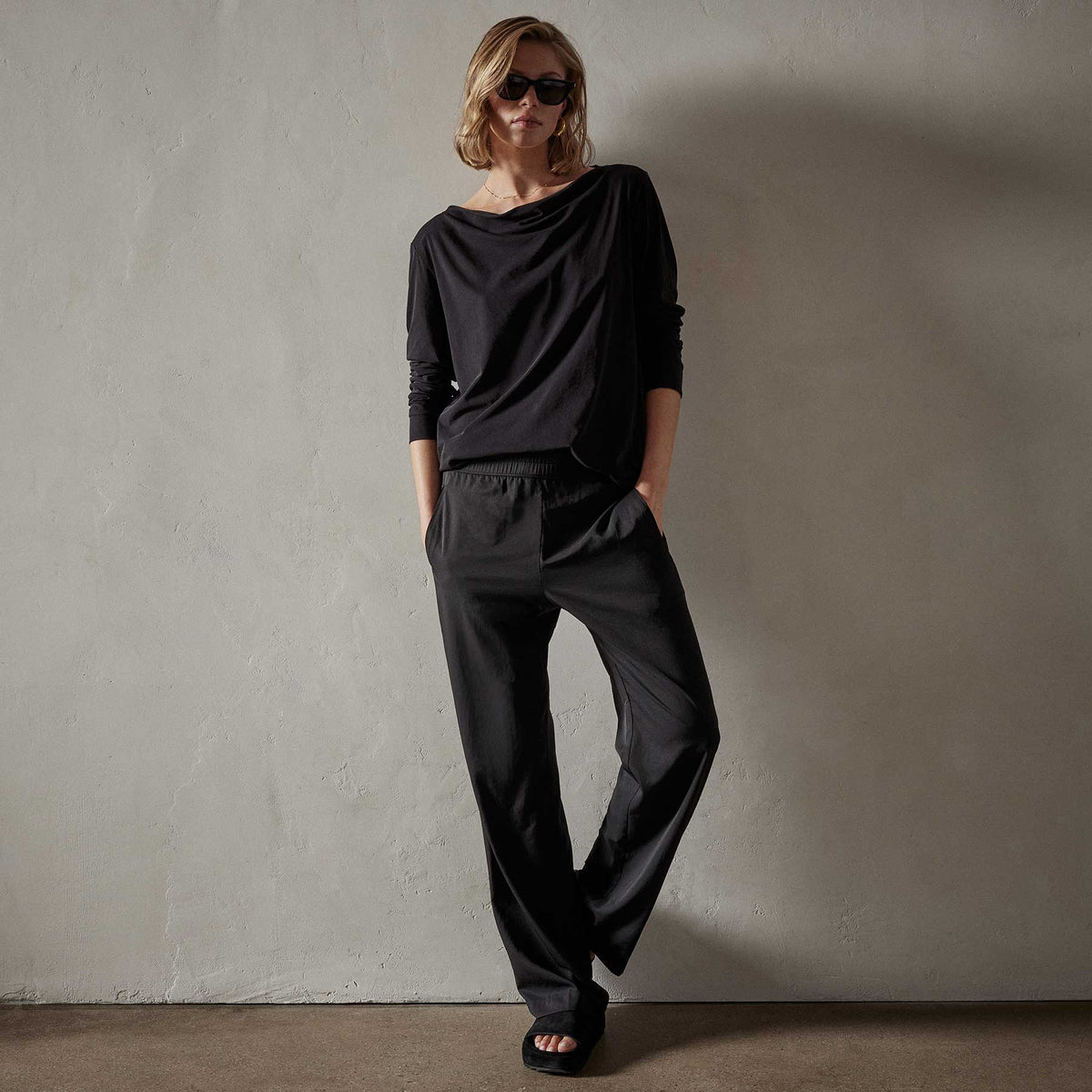 Cove Tee in Black | James Perse Los Angeles