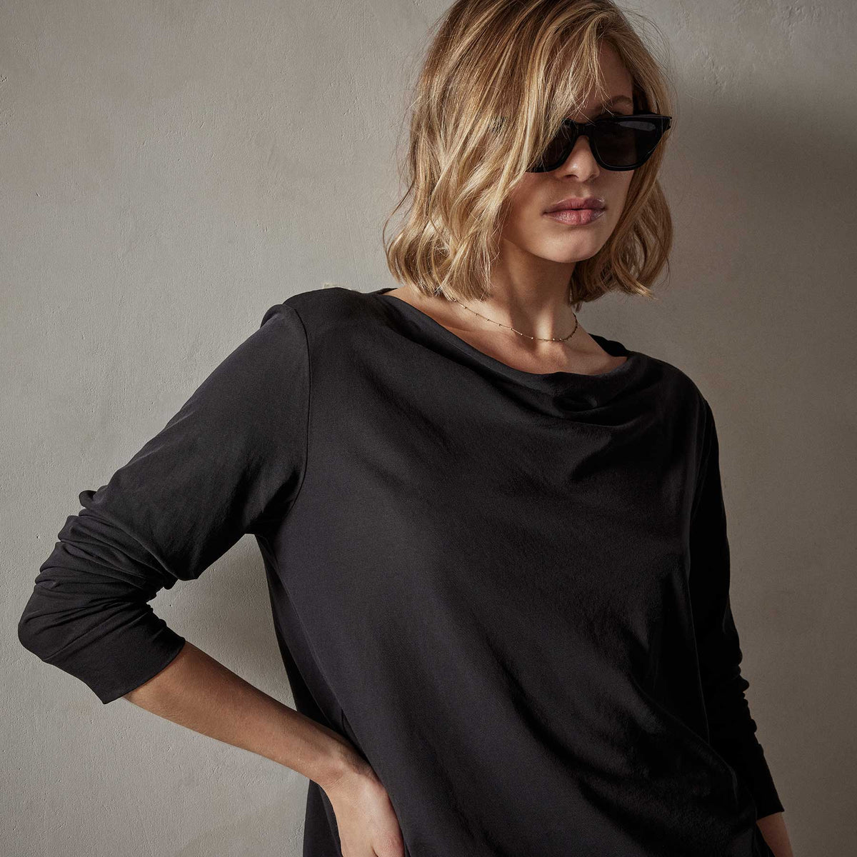 Cove Tee in Black | James Perse Los Angeles