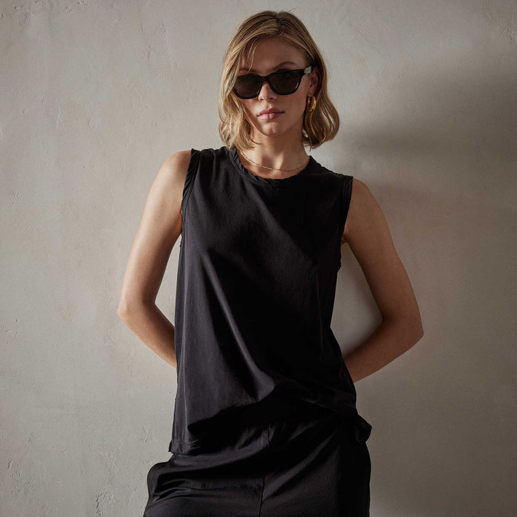 Cove Tank in Black | James Perse Los Angeles