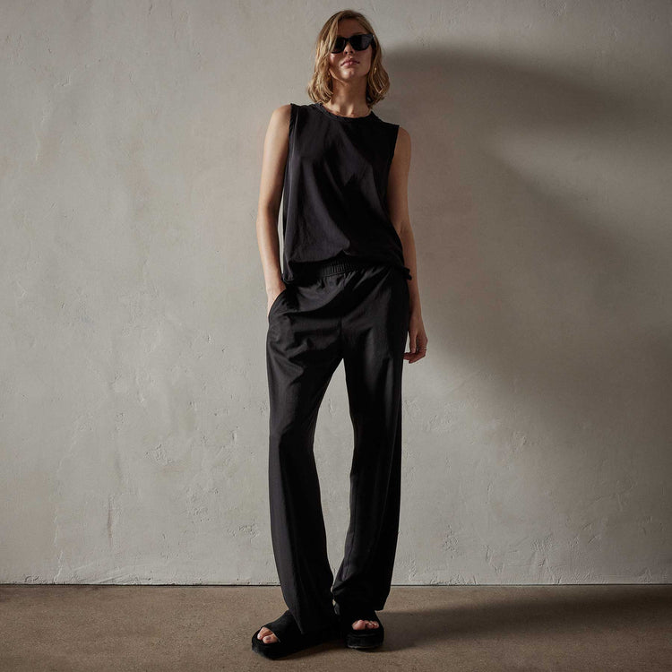 Cove Tank in Black | James Perse Los Angeles