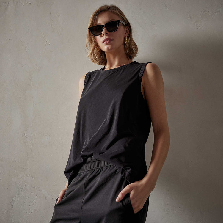 Cove Tank in Black | James Perse Los Angeles