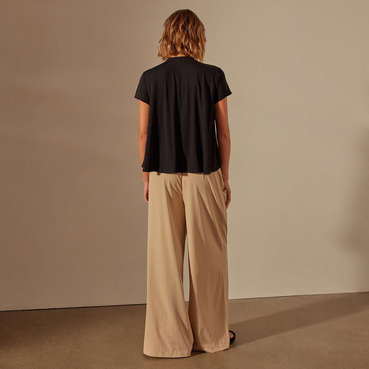 High Gauge A Line Tee in Black | James Perse Los Angeles