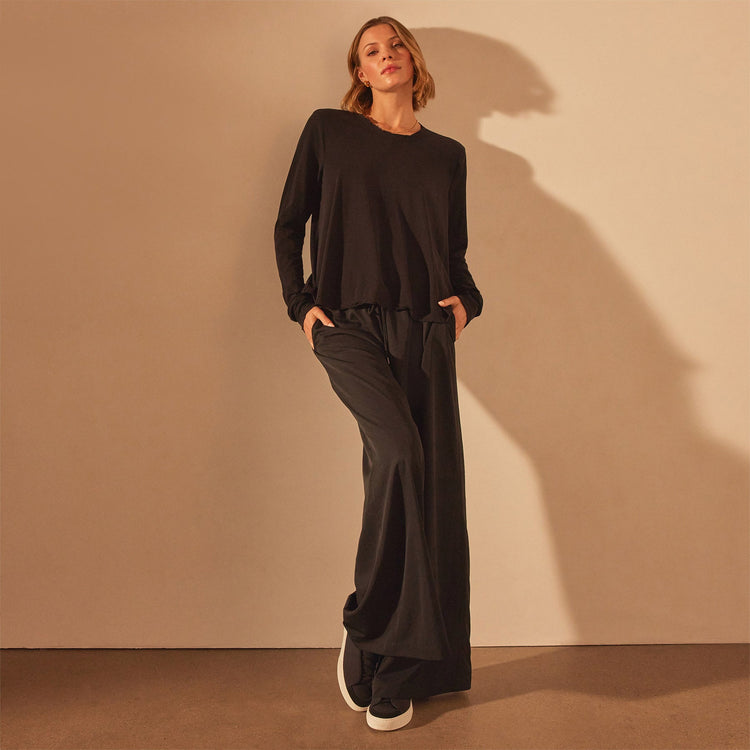 High Gauge Fresca Long Sleeve Baby Doll Tee in Black | James Perse Los Angeles